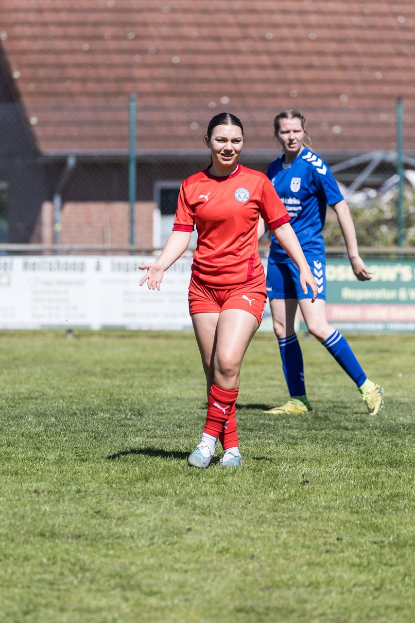 Bild 380 - F TSV Zarpen - Holstein Kiel II : Ergebnis: 2:6